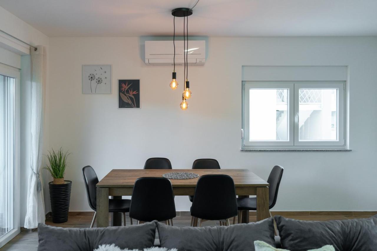 Number One Apartments Vir Extérieur photo