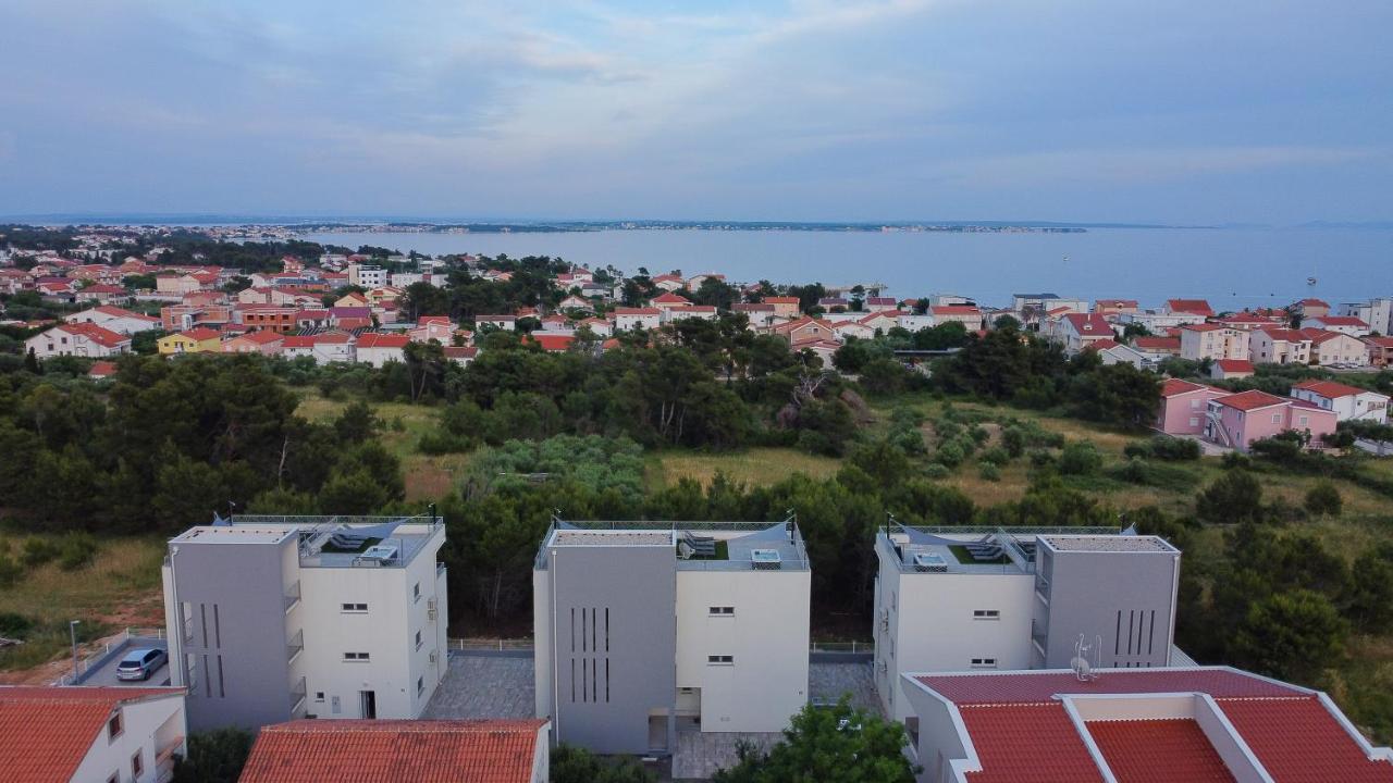 Number One Apartments Vir Extérieur photo