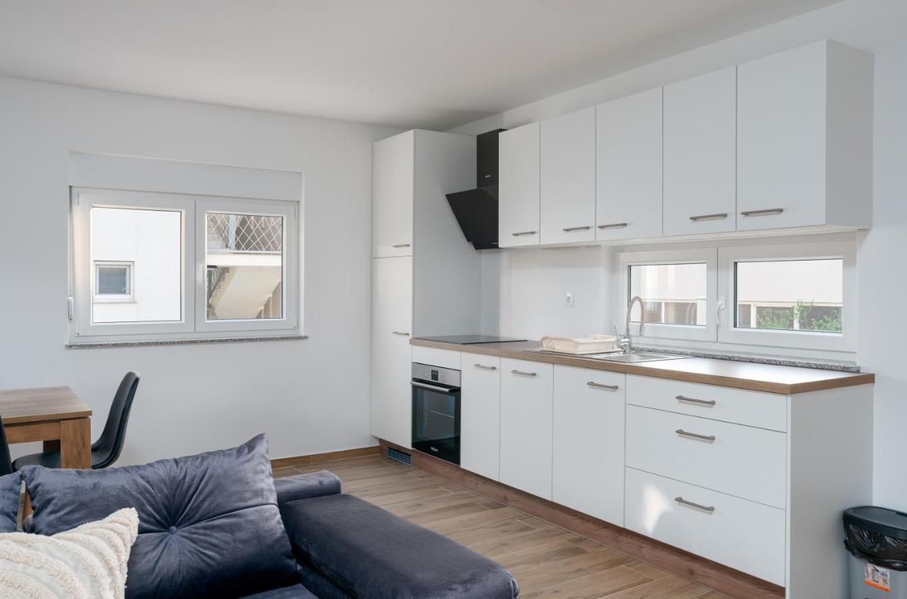 Number One Apartments Vir Extérieur photo