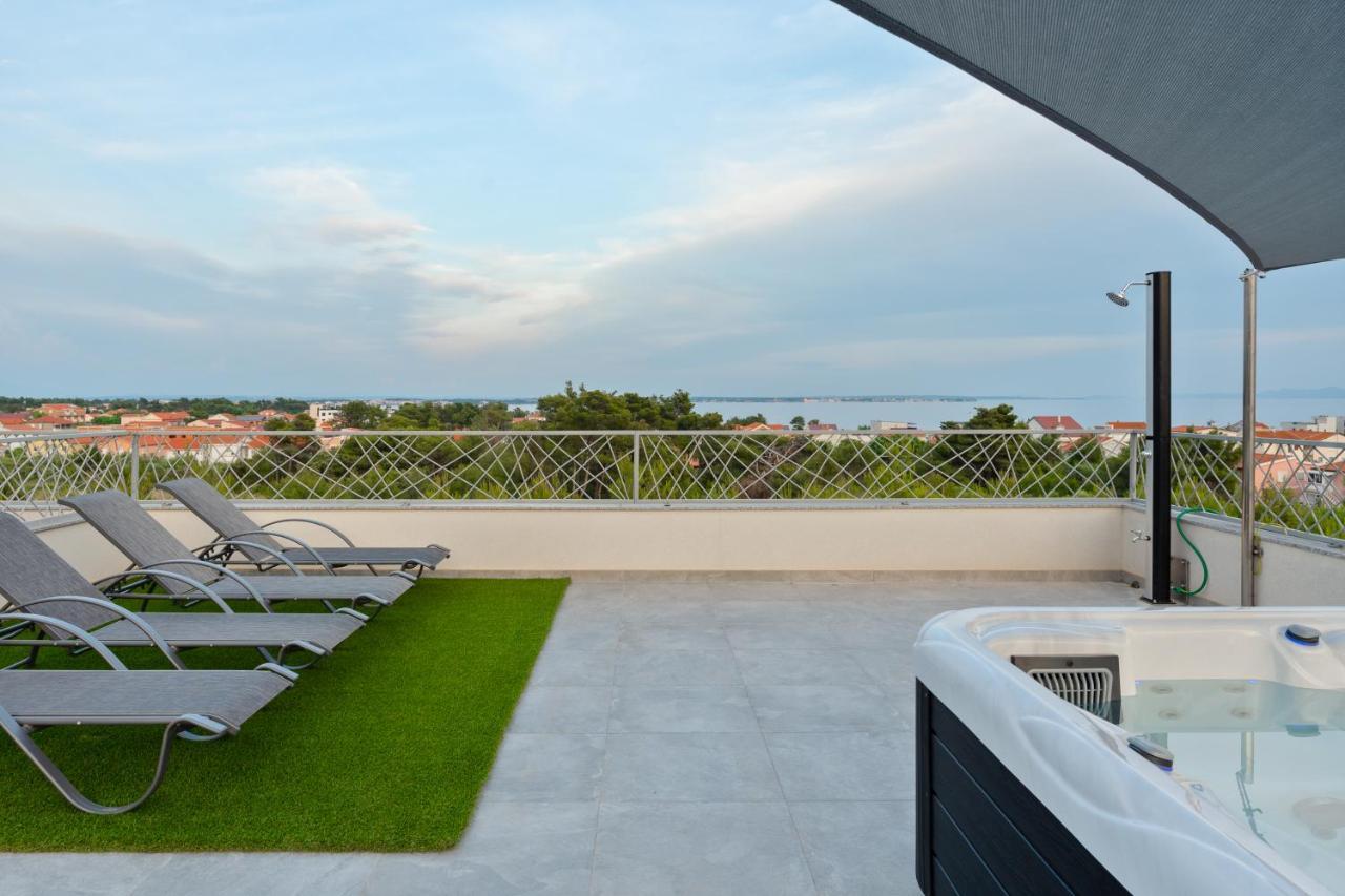 Number One Apartments Vir Extérieur photo