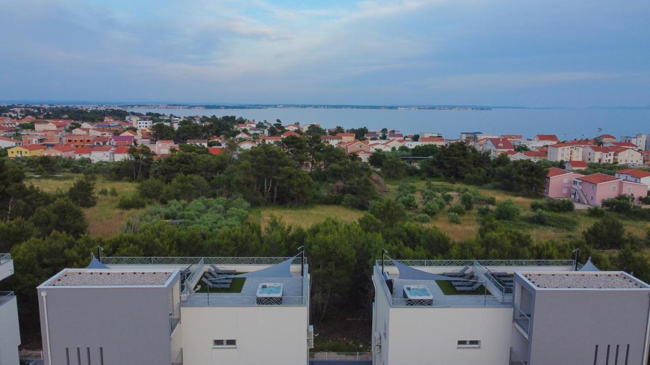 Number One Apartments Vir Extérieur photo